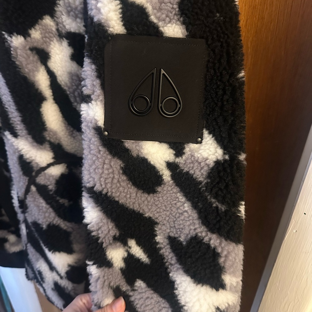 Moose Knuckles Black and White Patterned Bomber Jacket with a hood - Picture 3 of 4